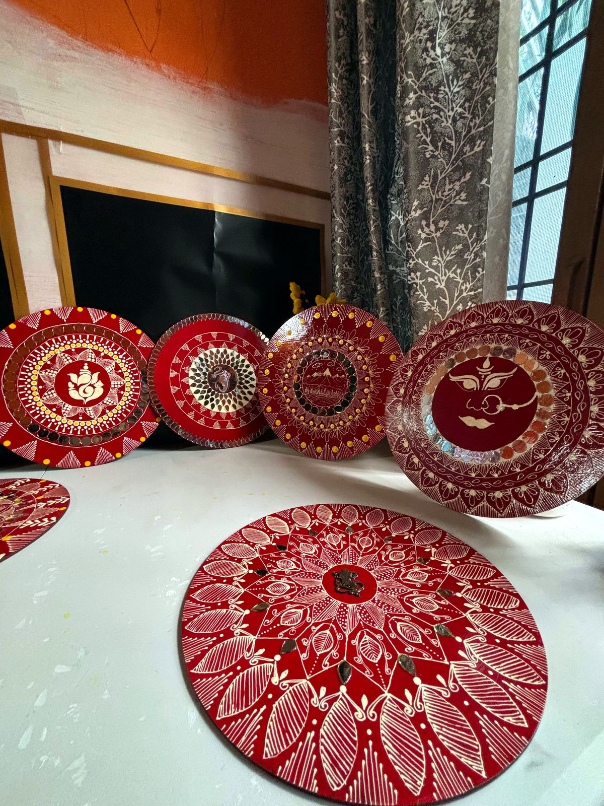 Hand-painted Aipan wall plates collection